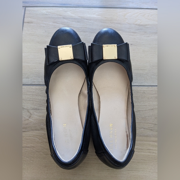 Cole Haan Like New Black Leather Tali Bow Ballet Flats - Picture 2 of 4